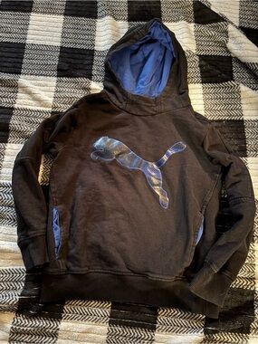 Boys size 8 puma hoodie